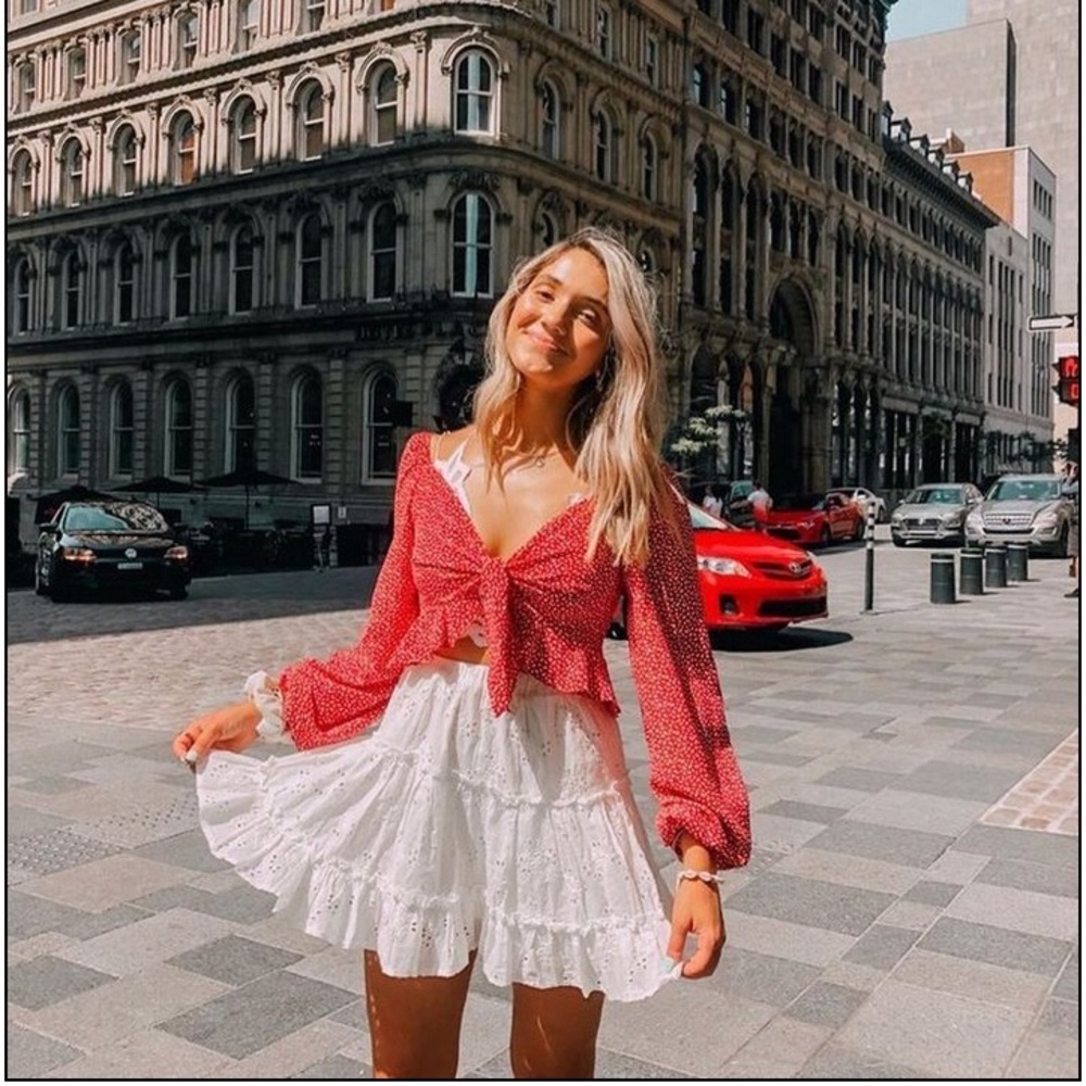 SUMMER TREND ALERT MYSTERY BOX - Picture 3 of 16